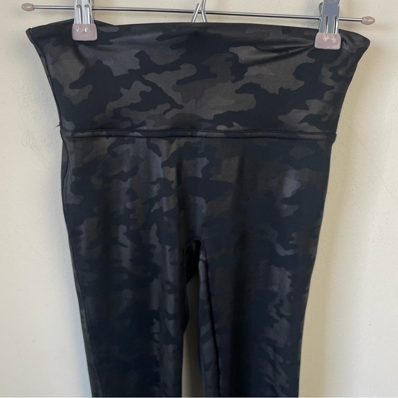 Spanx Faux‎ Leather Camo Legging - Picture 6 of 10